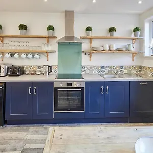 https://host-stay-mumbles-cottage.yorkshirehotels.net
